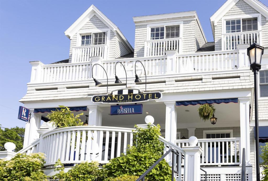 Kennebunk Hotel | The Grand Hotel