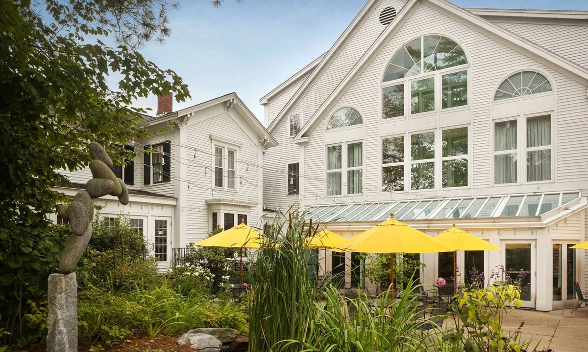 Freeport Hotel | The Harraseeket Inn & Event House Freeport Downtown