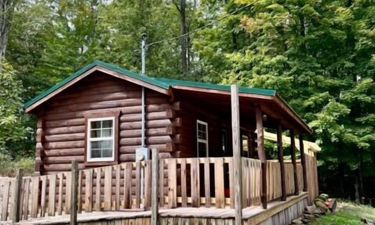 McArthur Cabin | The Heartwood in Hocking Hills