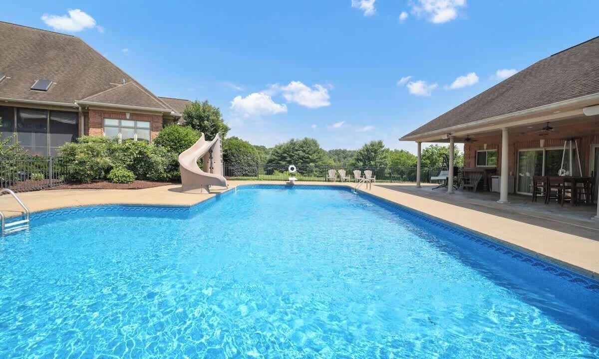 Goodlettsville House | The Hillside Estate - Private Retreat w Pool