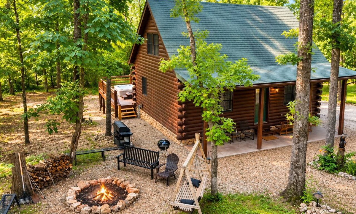 Warsaw House | The Honey Hole at Truman Lake