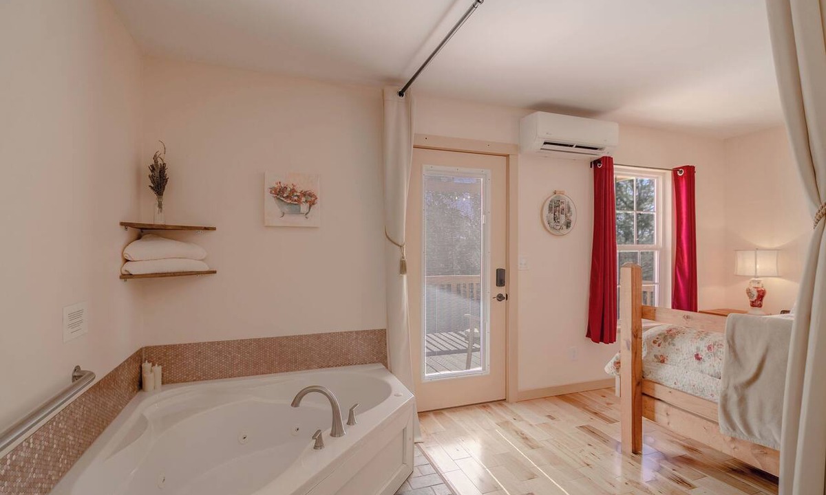 Whitley City Bed & Breakfast | The Inn at Beulah Farm - The Garden