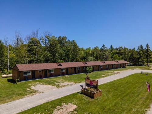 St Ignace Hotel | The Inn at Shady Pines