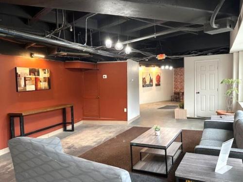 South Hills Hotel | THE INN-Pittsburgh