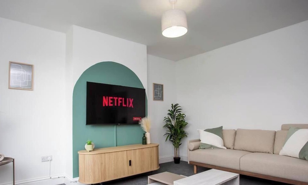 Crawcrook House | The Lampton - Modern - Gibside - Smart Tv - WIFI