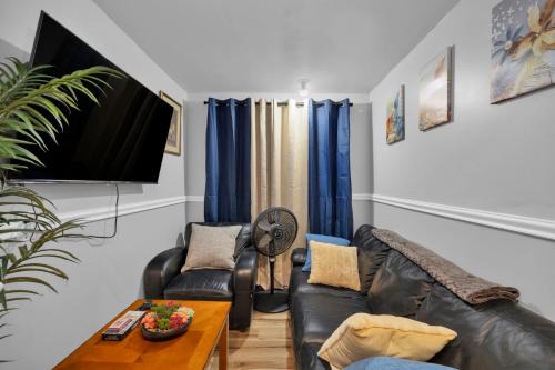 Zoar Apartment | The Little Paradise