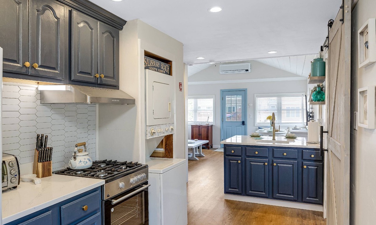 Salisbury Condo | The Lookout: Newly Remodeled 2 Decks, Across from Beach Access, Smart TV, WiFi, Laundry