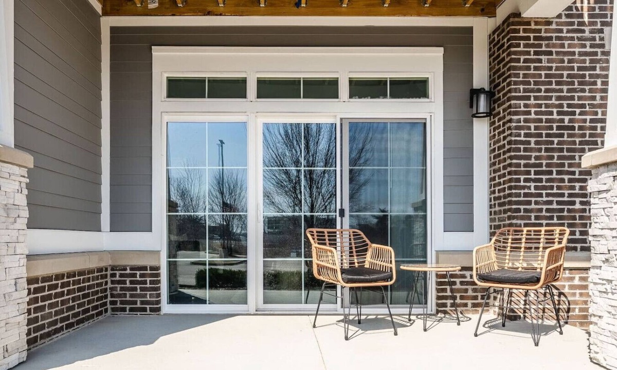 Whitestown Apartment | The Maureen Whitestown