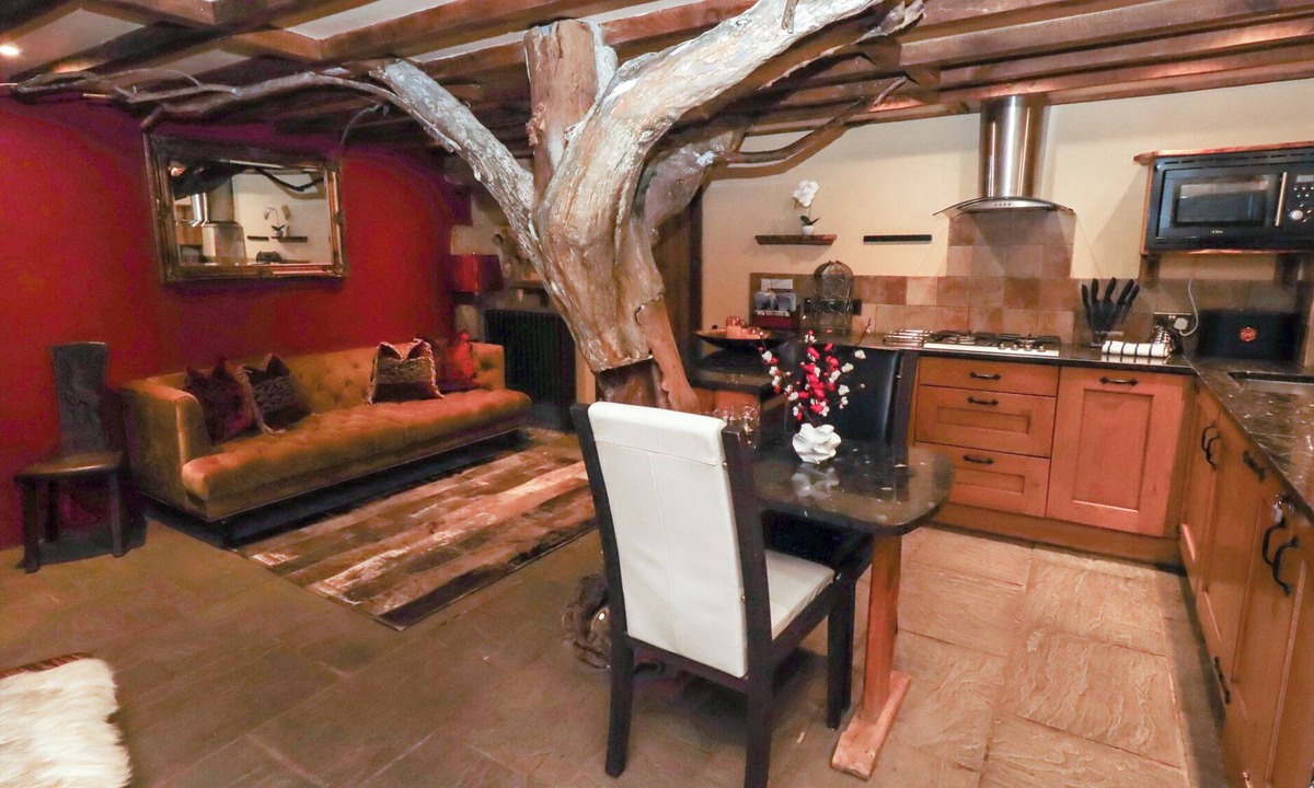 Falstone Cottage | The Medieval Romantic
