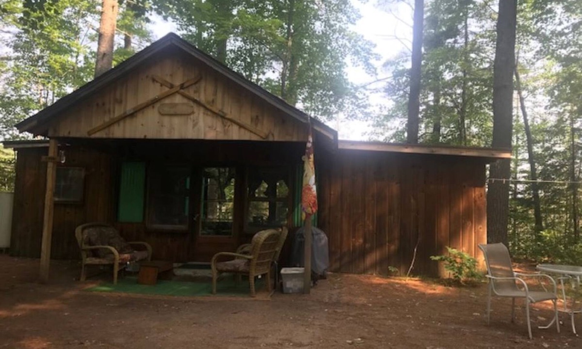 Boulder Junction Cabin | (The Pad) Rustic 2 bedroom cabin on Nichols Lake