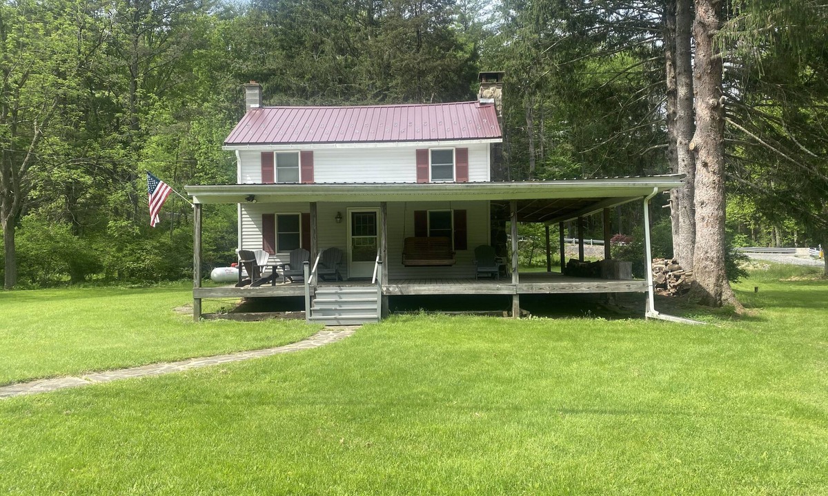 Farrandsville Cabin | The perfect off the Grid Cabin for outdoor enthusiasts!nn