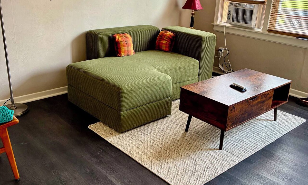 Hamilton House | The Retro Nook - cozy studio near Spooky Nook.
