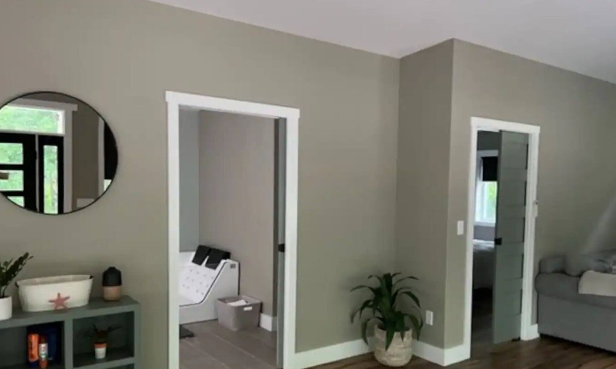 Southern Coast Cottage | The Riverbend Hideaway. Cozy & Comfortable with unique amenities!
