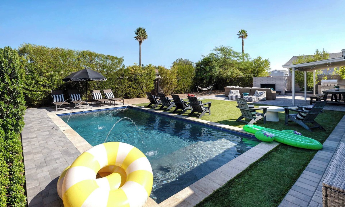 Scottsdale Estates Six House | The Saguaro: Pool, Fire Pit, BBQ & Patio Lounge