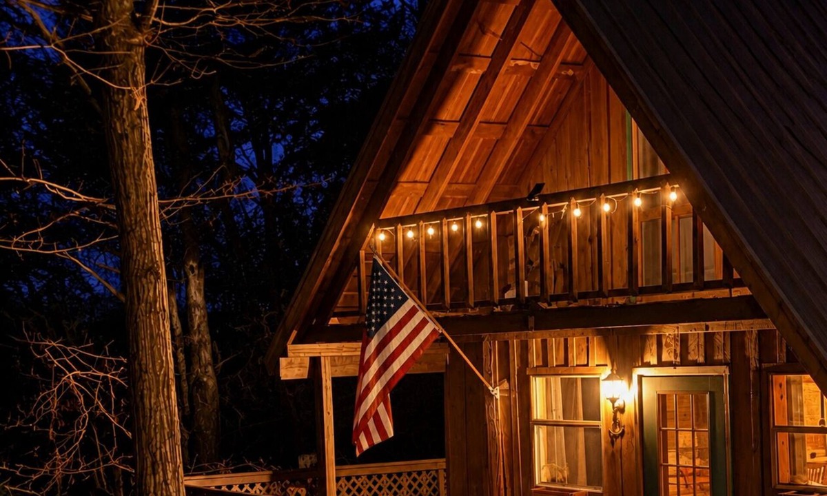 Wellington Cabin | The Shady Lane Hideaway