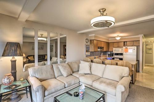 Port Clinton House | The Shores Condo w/Beach Access < 2 Mi to Dtwn!