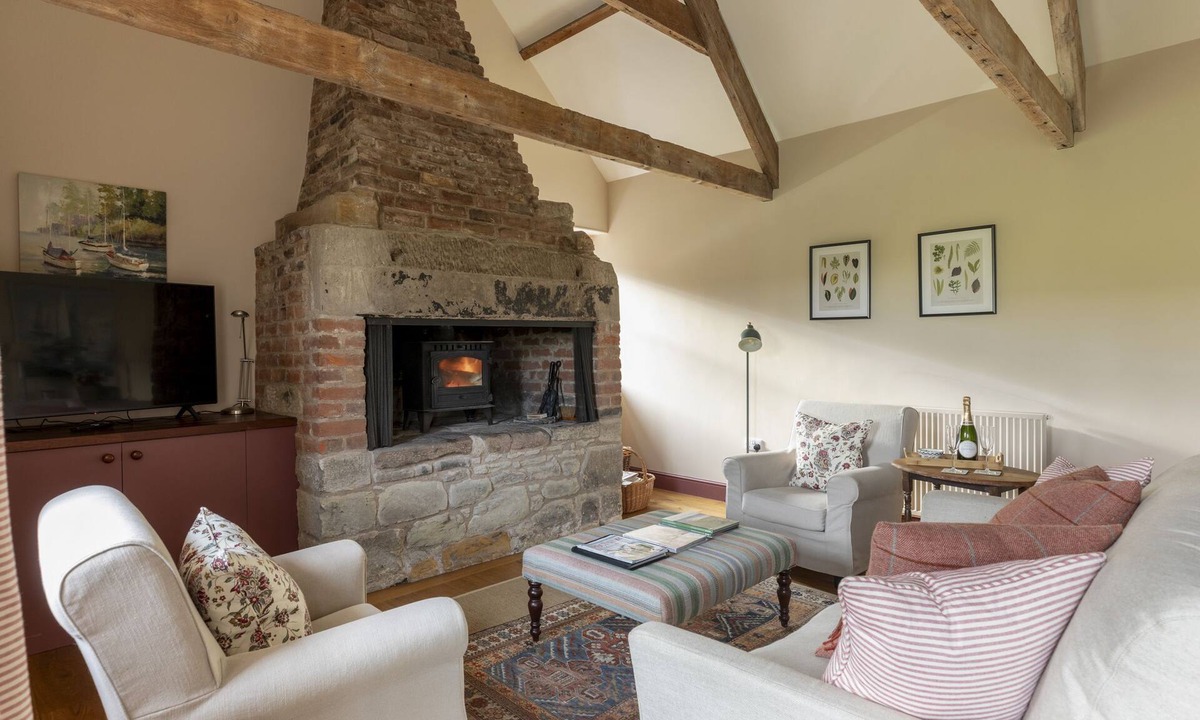 Ford Cottage | THE SMITHY, Crookham - Romantic holiday cottage for two guests and two dogs