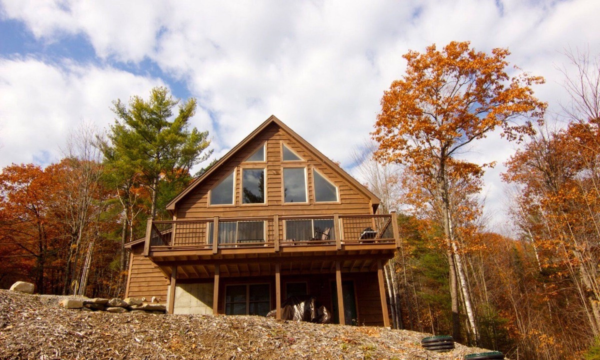 Bethel Ski Chalet | The Sparrow Chalet at Sunrise Village
