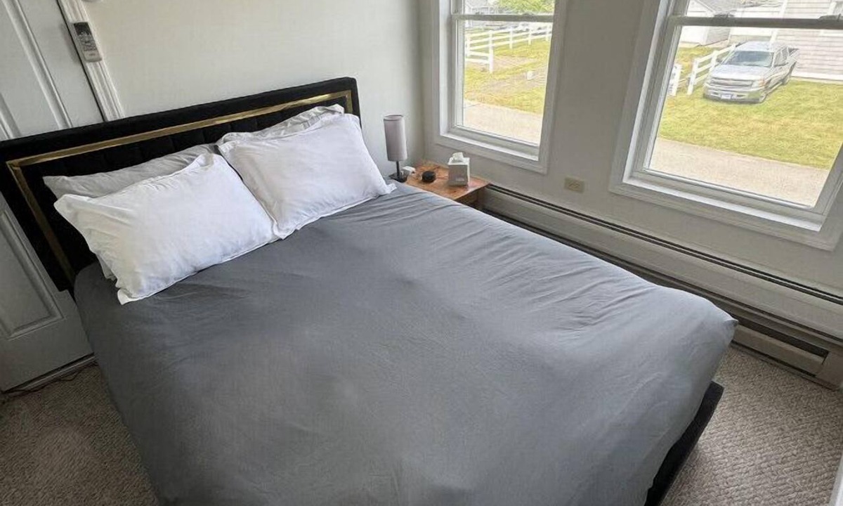 Old Lyme Apartment | The Stern at Soundview · Beach+Ocean+Sunrise