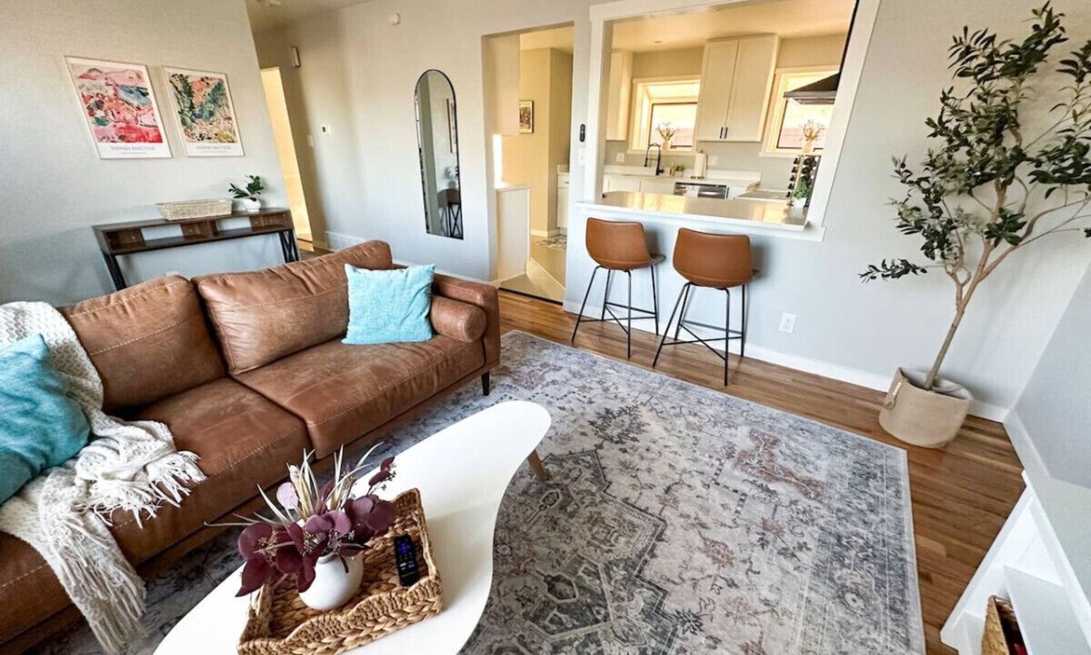 Federal Heights House | The Thornton Retreat – Modern & Cozy Stay
