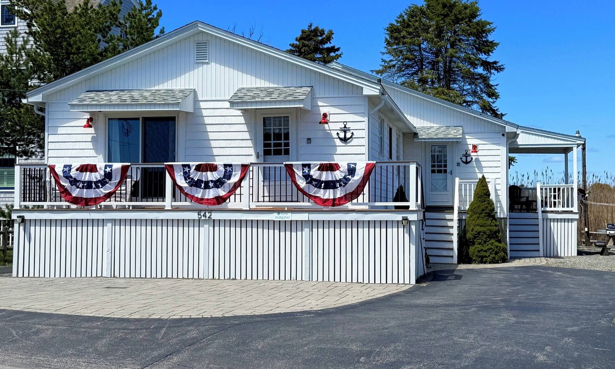 Ogunquit - Wells Cottage | The Tinker Bell at Moody Beach- Turtle Unit 2 BR’s with partial ocean views