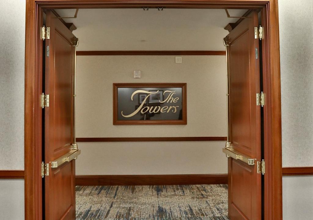 Downtown Hotel | The Towers at The Kahler Grand