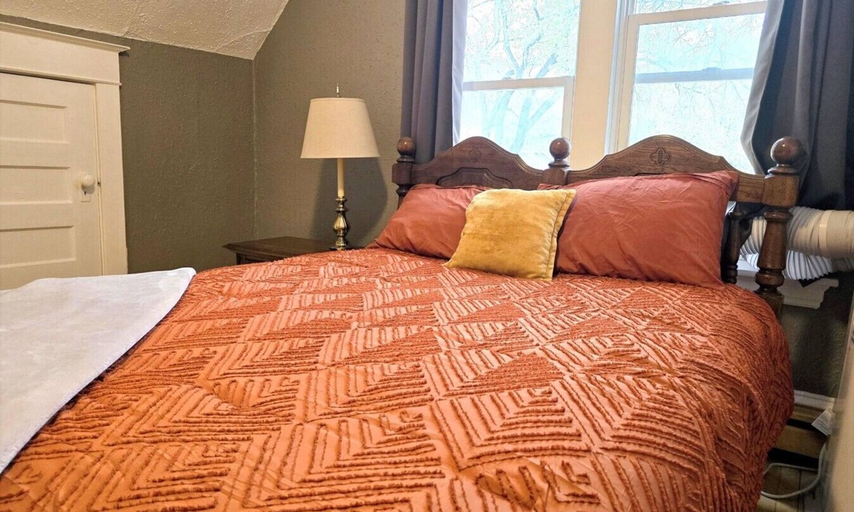 Fargo House | The Ugly Duckling: Cozy Home in Historic Downtown