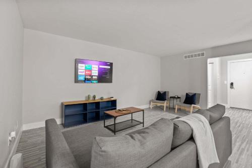 Rochester Apartment | The Ultimate Rochester Getaway Cozy & Inviting