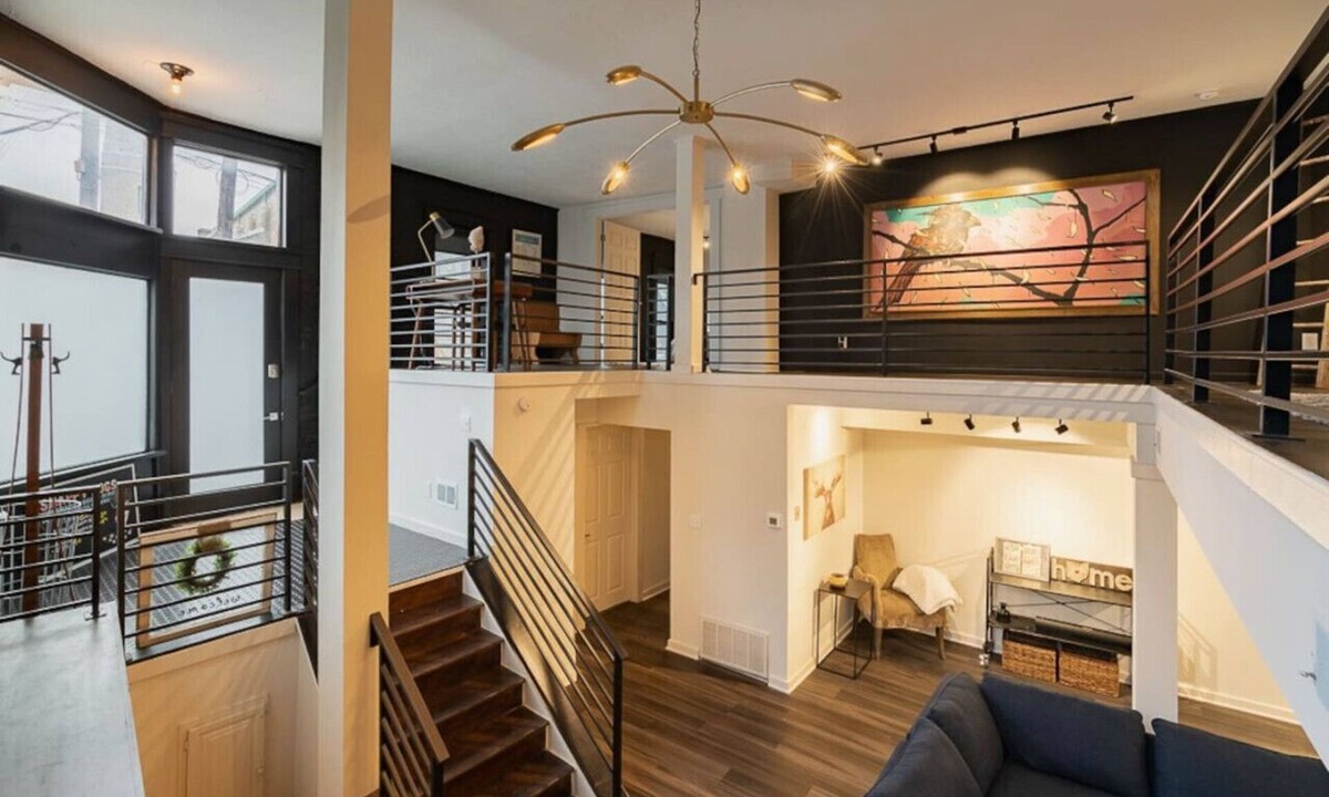 Italian Village Apartment | The Urban Treehouse - Short North