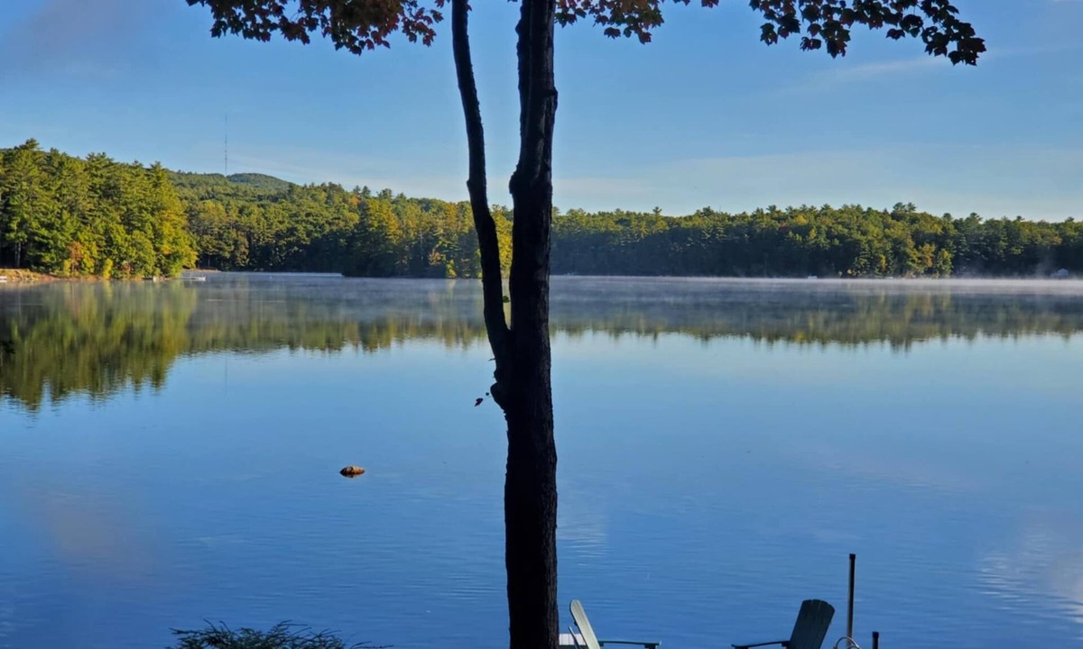 Raymond Cabin | The Yellow Camp on Raymond Pond in Maine