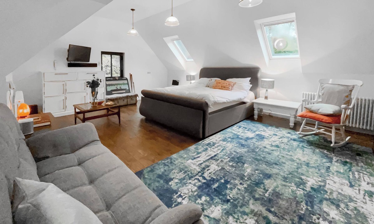 West Linton Cottage | This studio apartment is brilliant.