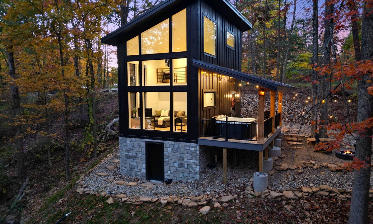 Laurelville Cabin | Thompson Retreat |Hocking Hills, Couples Getaway