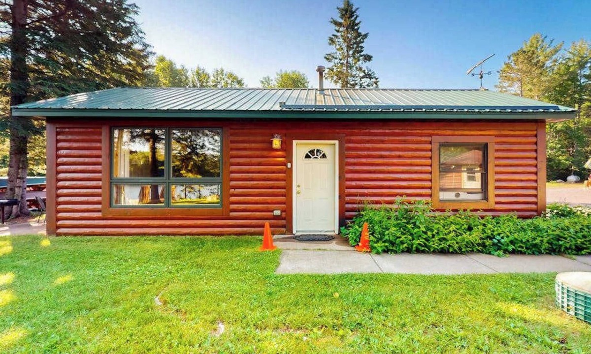 Mercer House | Three Cozy Cabins located on the Turtle Flambeau Flowage, great for all seasons!