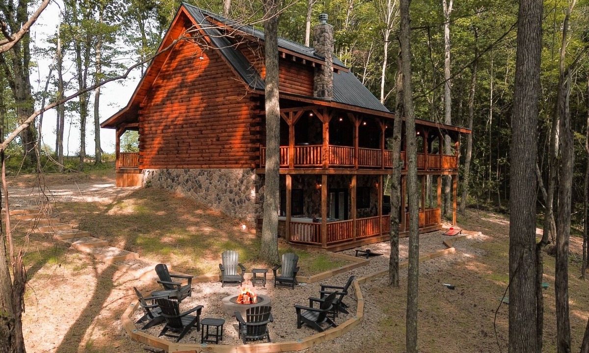 Logan Cabin | Timberland Ridge | Hocking Hills, New, Hot Tub