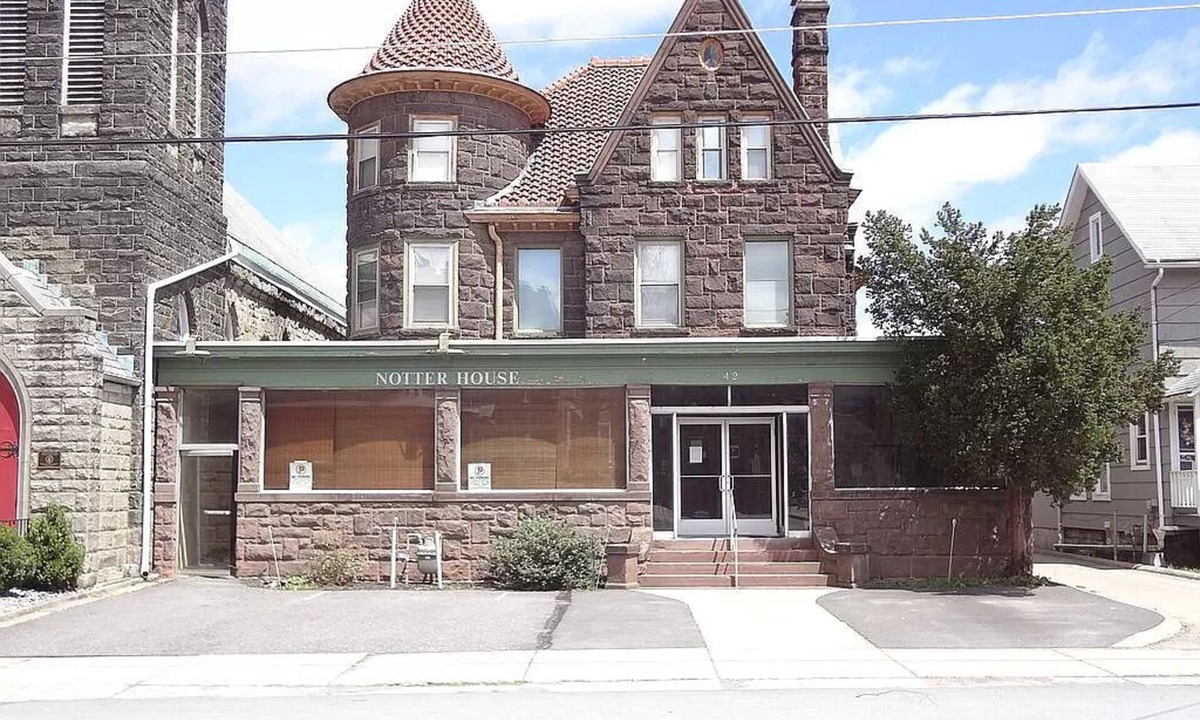 DuBois Apartment | Timeless Elegance: 1 BR Haven in Historic Home