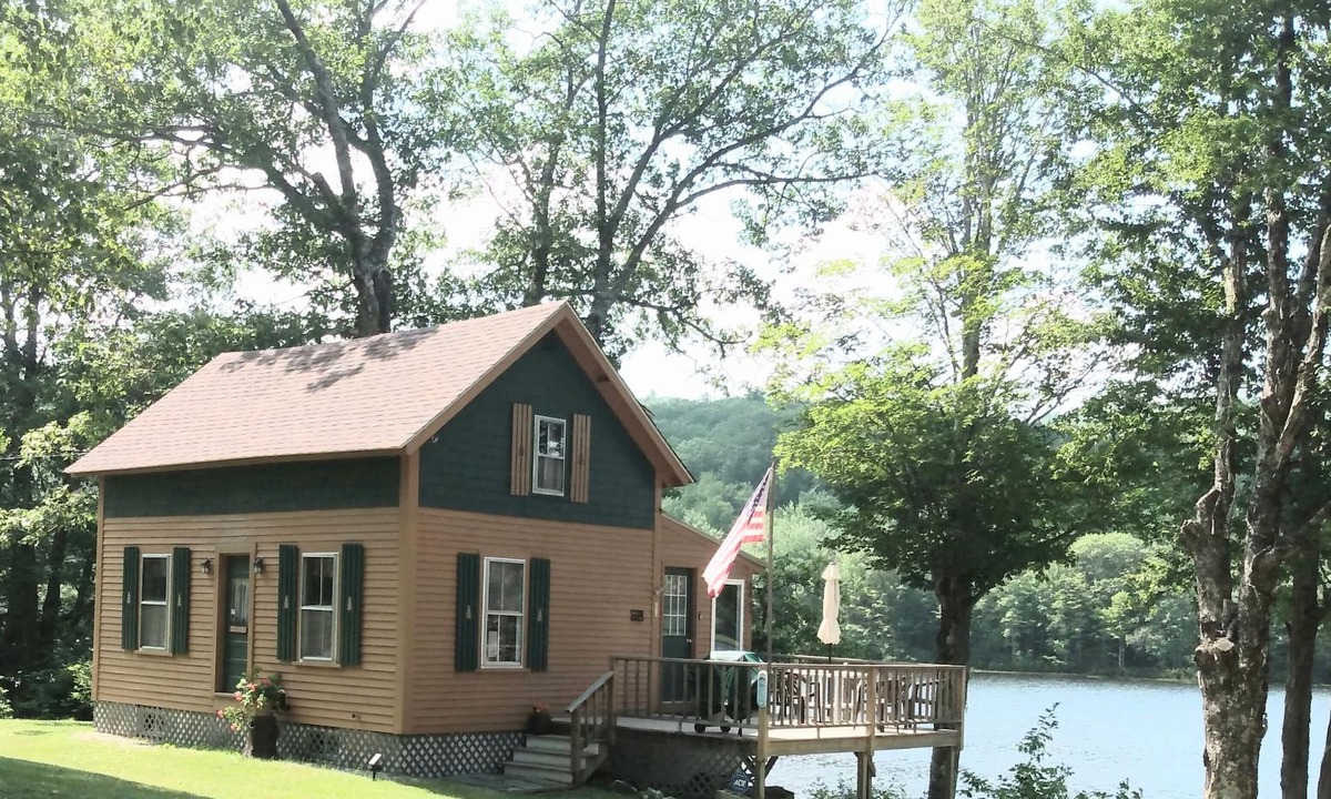 Greenwood Cabin | Toddy's camp on the pond