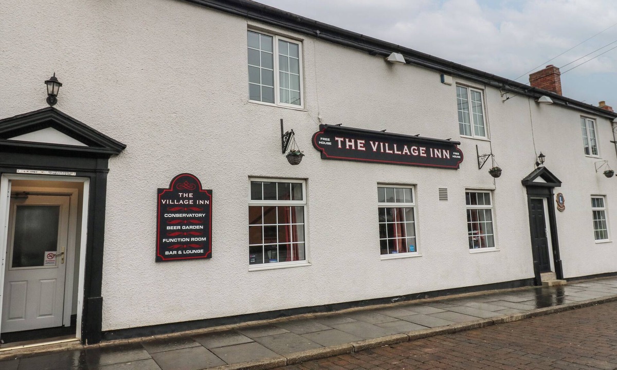 Seaham Cottage | TOMMY'S ROOM, pet friendly, with a garden in Murton, County Durham