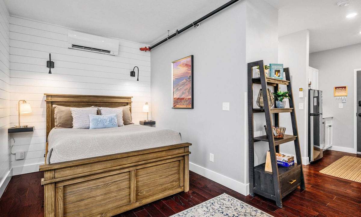 Traverse City Apartment | Top of the Shoppe - Studio Downtown Traverse City