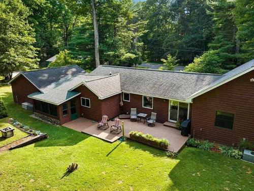 Bellaire House | Torch Family Lodge Pvt Acres, Trails Lk Access
