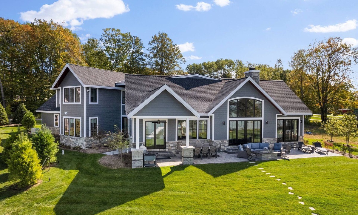 Alden House | TORCH LAKE AT IT'S FINEST!-30 Day Rental