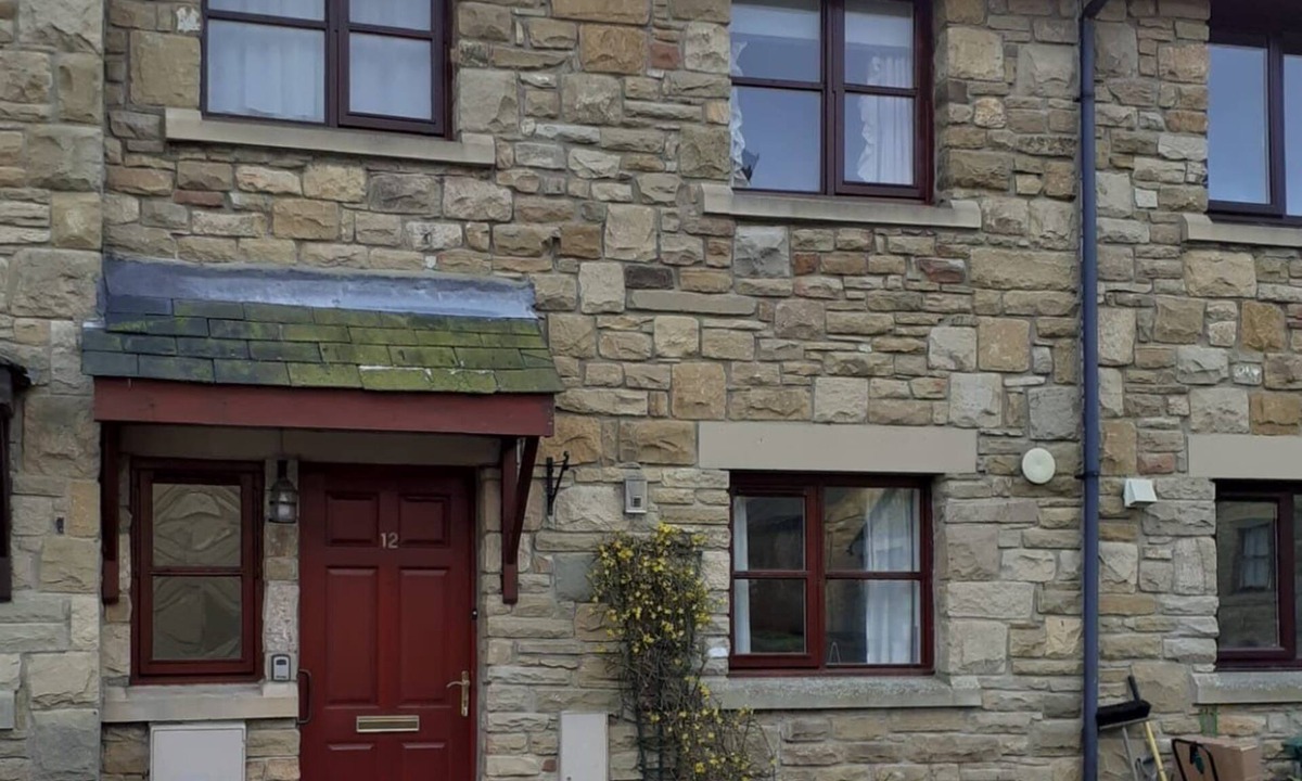 Rothbury House | Town centre location, easy walking distance of all shops ,pubs and restaurants