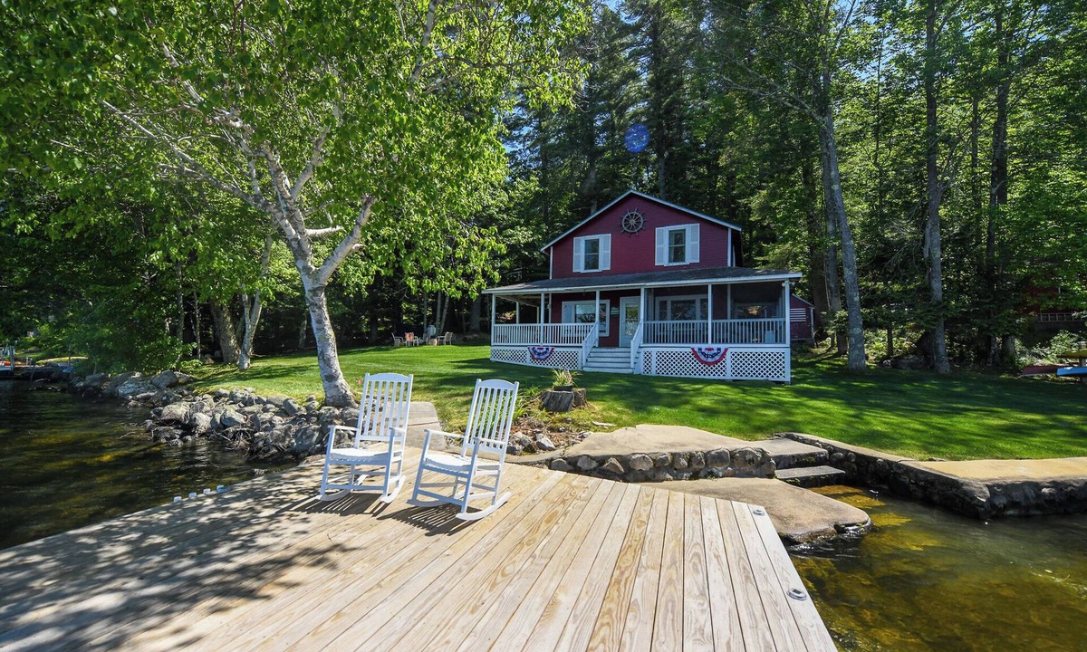 Naples House | Traditional Waterfront Maine Cottage on Long Lake with great swimming.