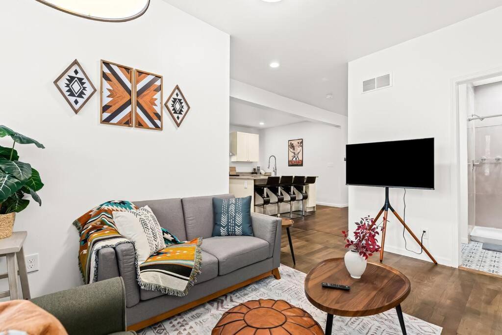 Detroit Apartment | Tranquil Haven Retreat
