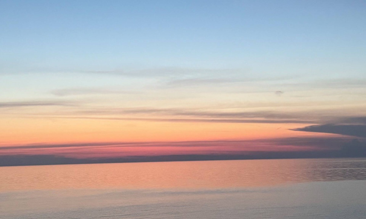 Mears House | Tranquil Lake Michigan 3-bedroom house perfect for a relaxing stay