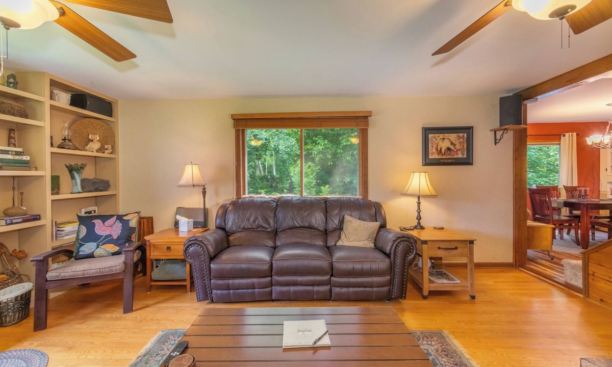 Upper Peninsula Michigan House | Tranquil Retreat-Min to MQT, Gwinn-10 Acres Enjoy