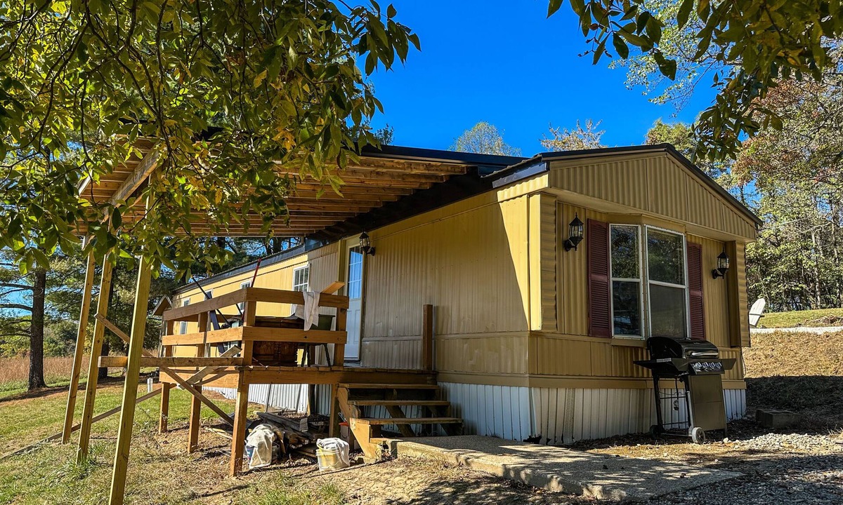 Nelsonville Cabin | Tranquil Turkey Ridge Cabin w/Private Hot Tub