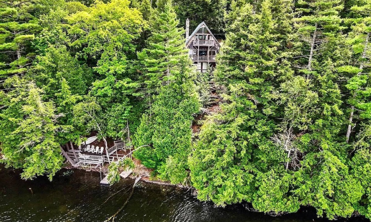 Hartland Ski Chalet | Tranquil Waterfront A-Frame Chalet! Endless fun swimming, kayaking and more!