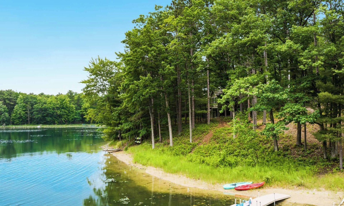 Mayfield House | Tranquil Waters 30 Night Min on Tibbets Lake