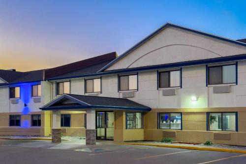 Fargo Hotel | Travelodge by Wyndham Fargo