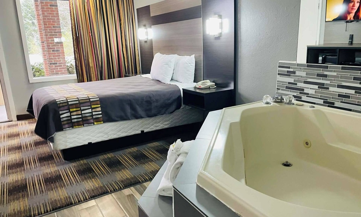 Sellersburg Hotel | Travelodge by Wyndham Sellersburg/Louisville North